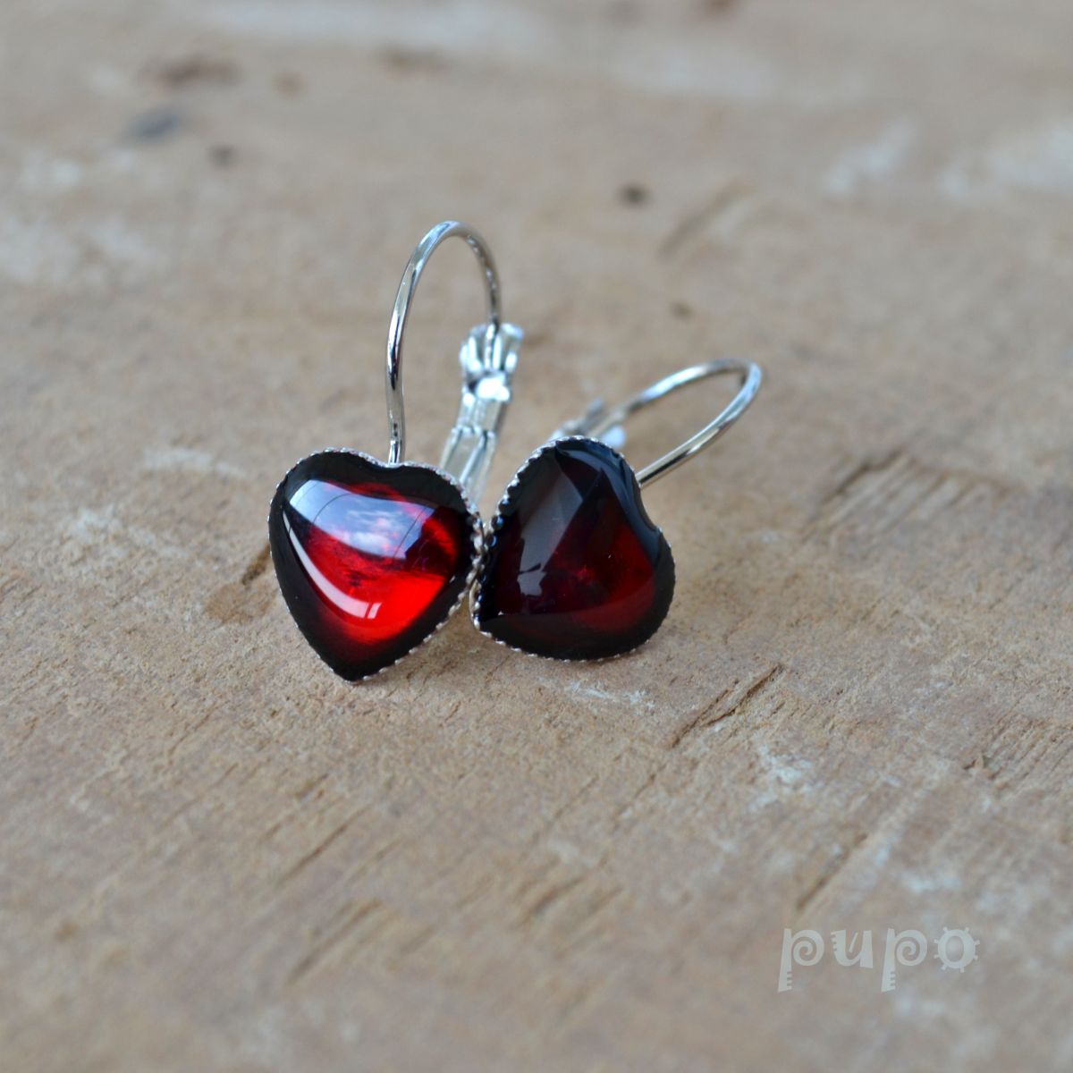 Visací naušnice SRDÍČKA - vínově červené