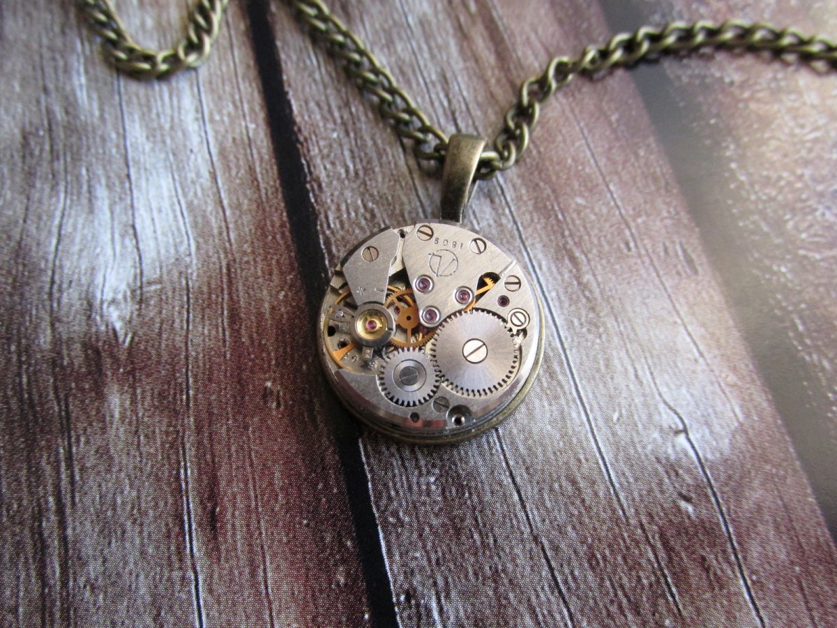 STEAMPUNKOVÝ PŘÍVĚSEK starobronz