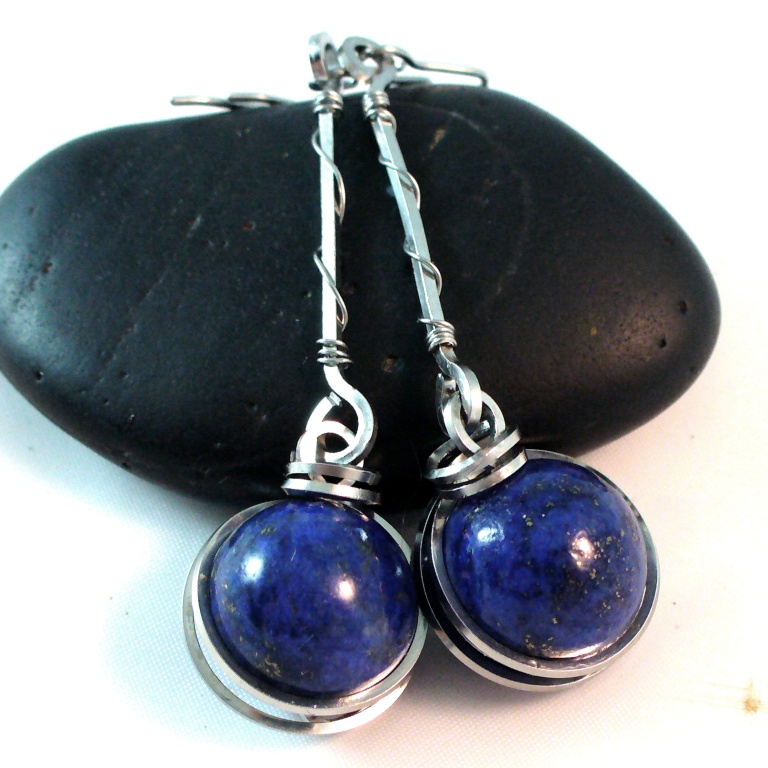 NÁUŠNICE Lapisová bomba