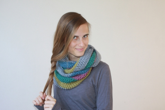 Nákrčník z kolekce "Pruhy"- Perseus.