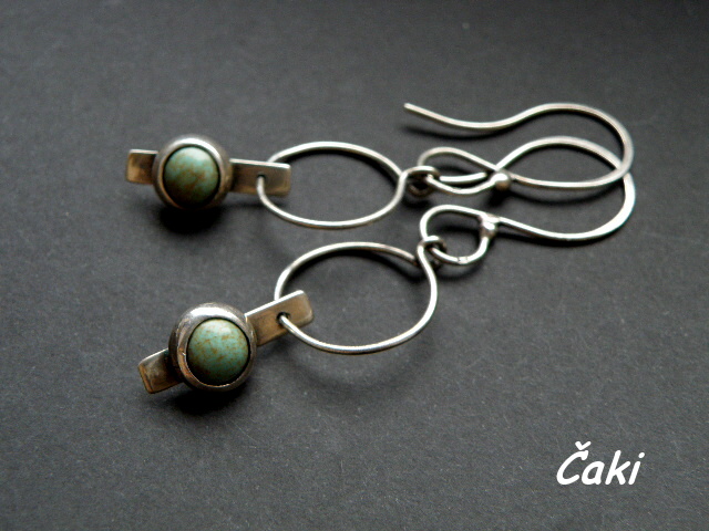 Zelenkavé kapky-serpentinit