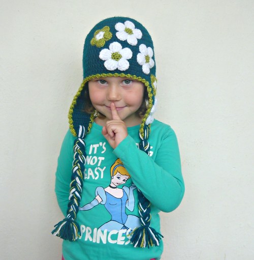 Háčkovaná ušanka petrolejová.....