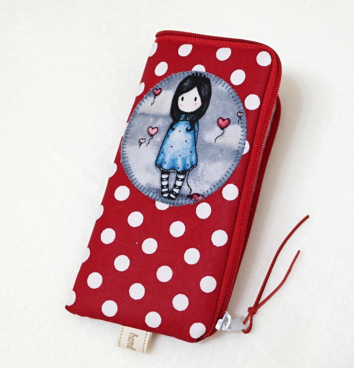 ČERVENOBÍLÝ PUNTÍK S PANENKOU GORJUSS  - obal na mobil