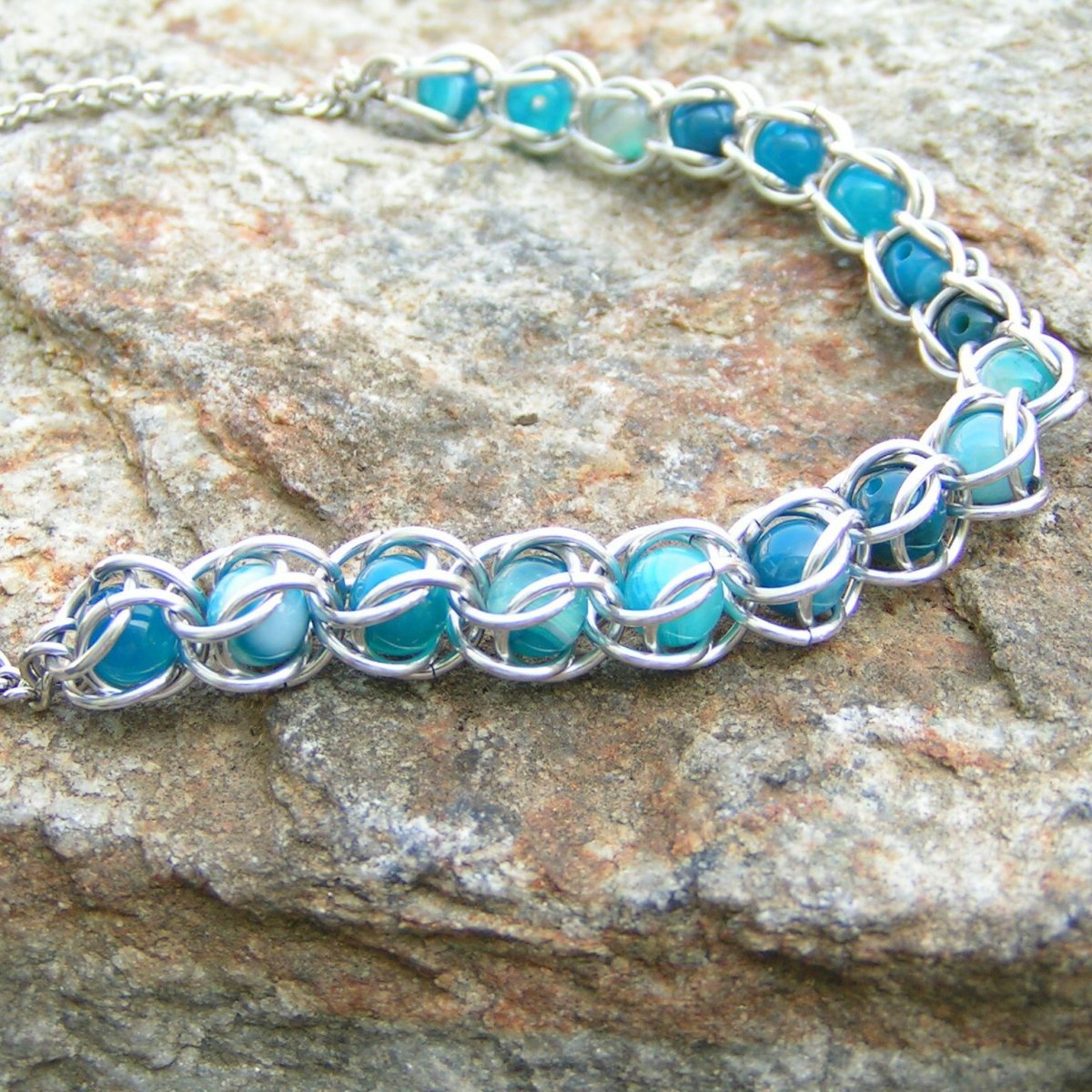 Zakleté achátky na krk - modré