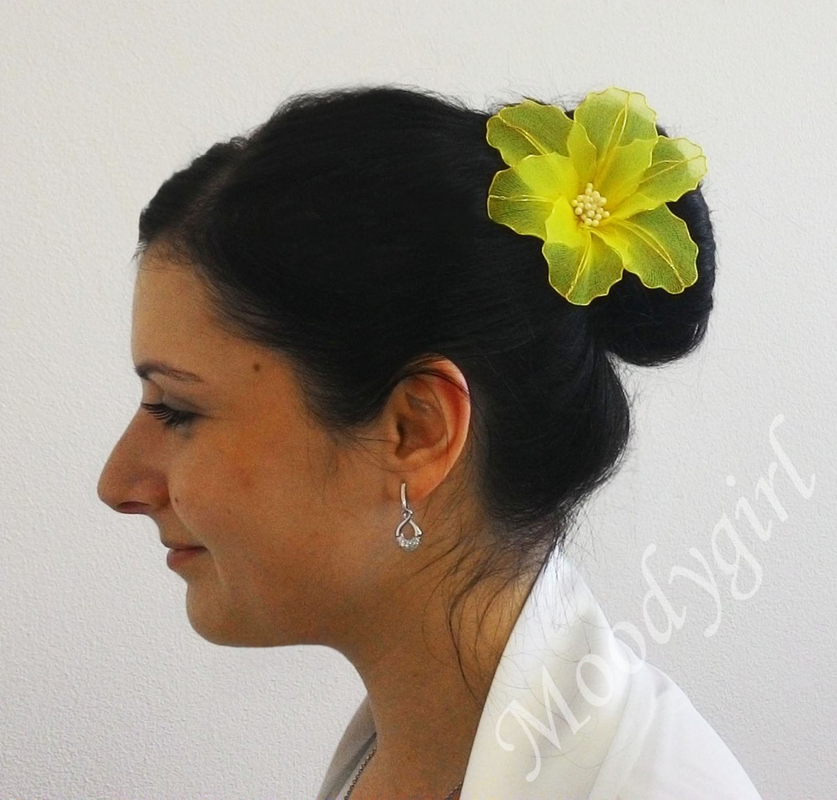 Nylonová květina - žlutá