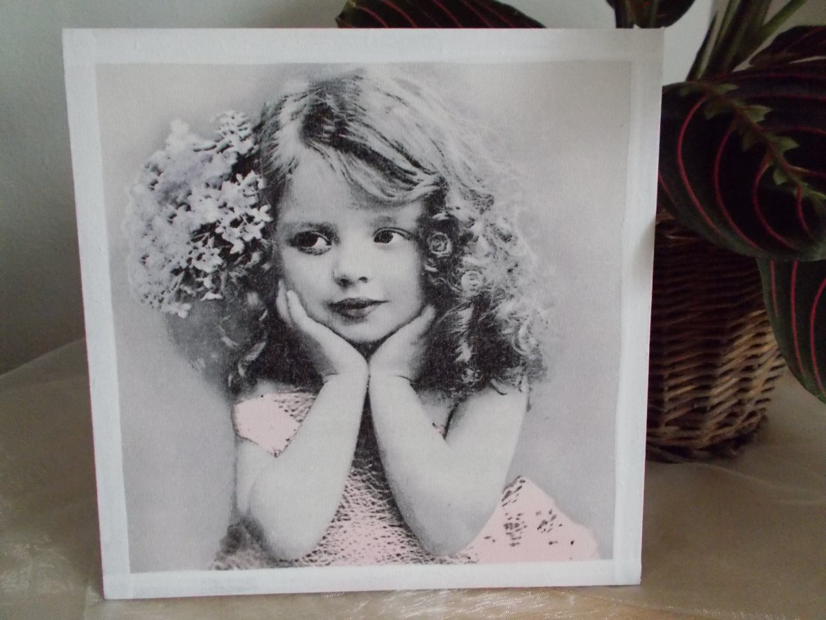 Zasněná holčička