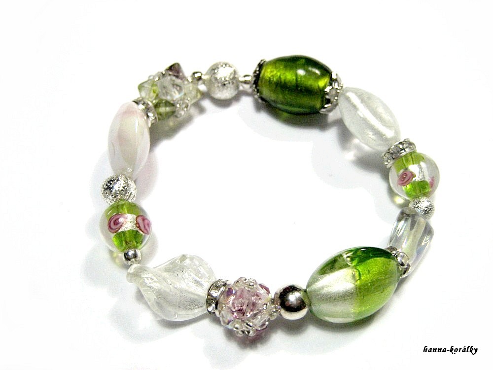 Zelený náramek z vinutých perel a šitých kuliček II.