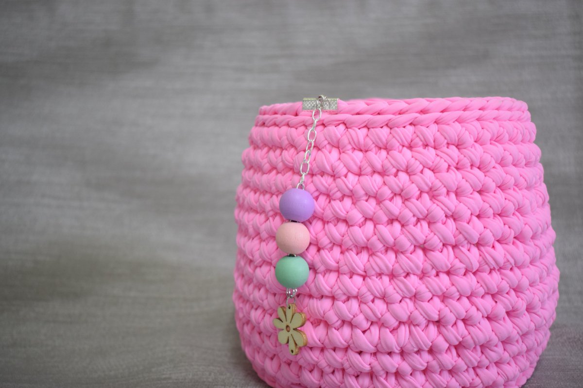 Háčkovaný dekorační / úložný košík 19×16 cm