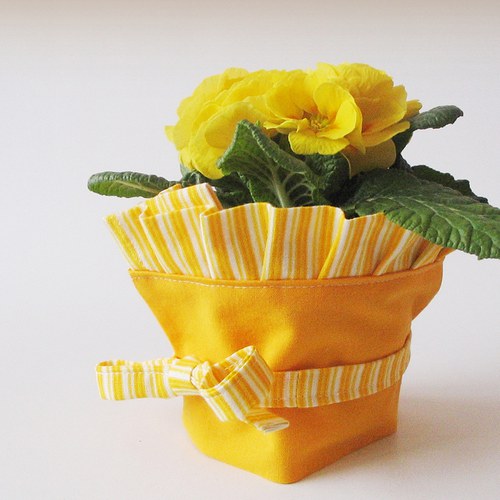 Šitý obal na květináč 