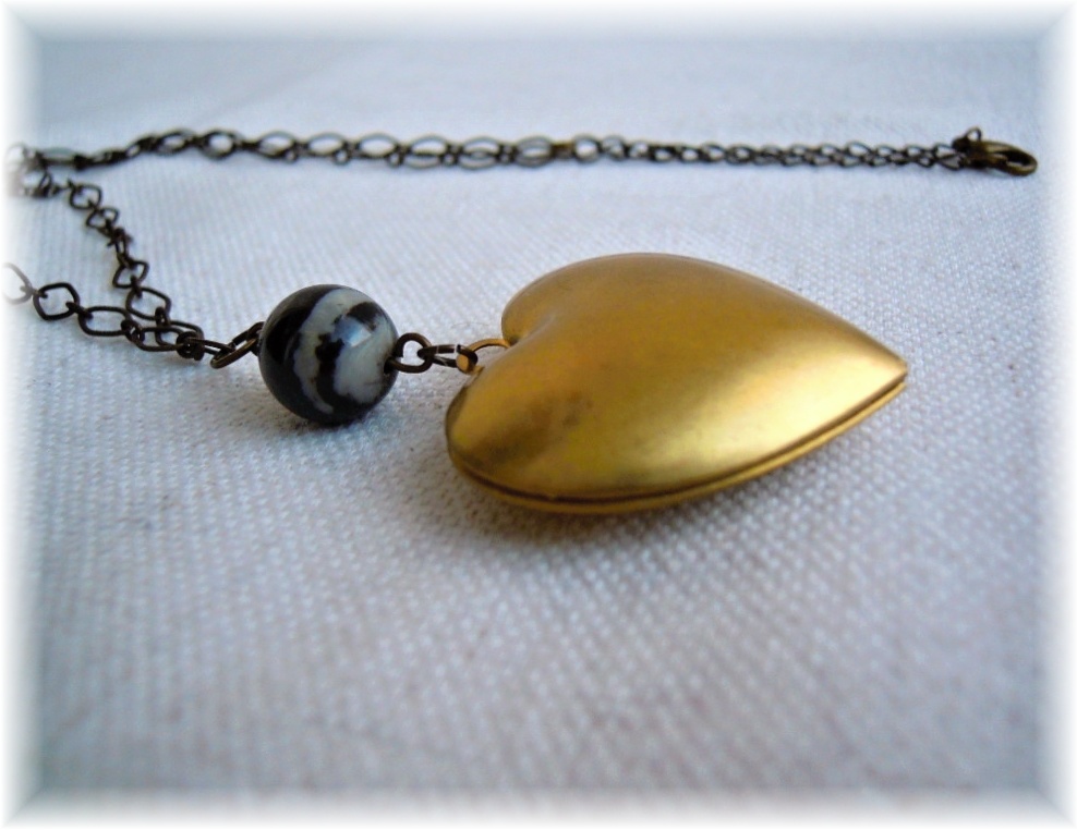 Medailonek s jaspisem