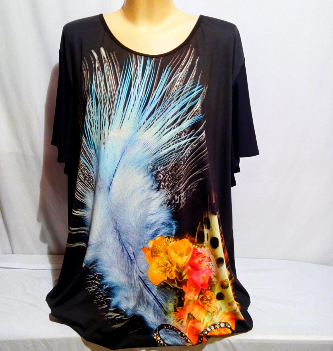 LUXUSNÍ TRIKO S PEŘÍM A KVĚTY