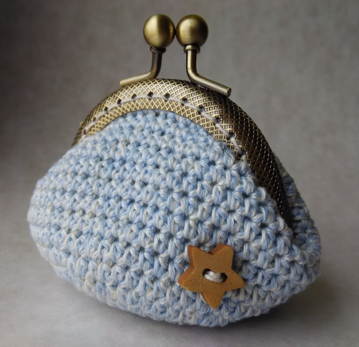 Peněženka s kovovým rámečkem III