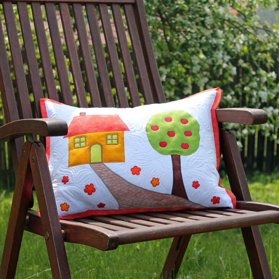 Pod naším okýnkem roste tam štěp